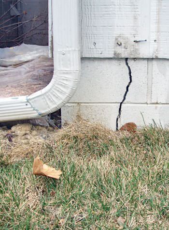 foundation wall cracks due to street creep in Houston